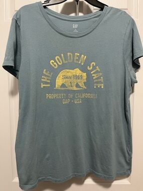 GAP Dusty Blue Tee with Gold Graphic